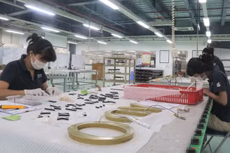 Sản xuất an toàn tại một doanh nghiệp “ba tại chỗ” trong khu công nghiệp ở Đồng Nai.