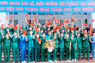 Đoàn cán bộ y tế TP Hải Phòng lên đường chi viện TP Hồ Chí Minh chống dịch ngày 12/9.