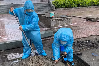 Công nhân công ty Sawaco làm việc trong thời điểm TP Hồ Chí Minh thực hiện giãn cách do ảnh hưởng bởi đại dịch Covid-19.