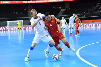 Buộc đối thủ trên cơ phải chia điểm, đội tuyển futsal Việt Nam giành quyền đi tiếp vào vòng 1/8 VCK FIFA futsal World Cup 2021. (Ảnh: VFF)
