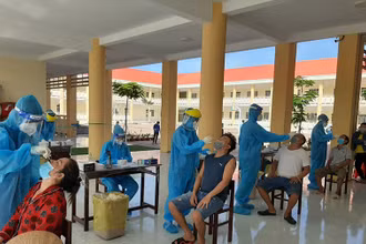 Hơn 60 ngày giãn cách, TP Cần Thơ vẫn chưa đạt mục tiêu kiểm soát dịch Covid-19, tiếp tục giãn cách trên quy mô 5 quận.