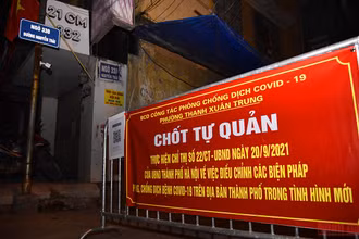 Hai ngõ 328 và 330 đường Nguyễn Trãi, phường Thanh Xuân Trung, quận Thanh Xuân được gỡ phong tỏa sau hơn một tháng cách ly y tế.