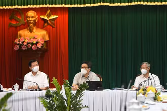 Phó Thủ tướng Vũ Đức Đam làm việc với lãnh đạo chủ chốt tỉnh Đồng Nai.