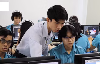 Học sinh Sky-Line Đà Nẵng trong video vinh danh Trường học Điển hình Microsoft.