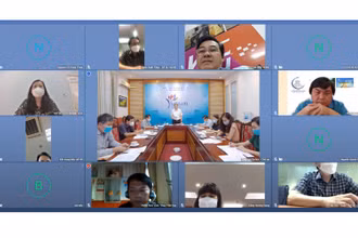 Buổi họp trực tuyến nhằm tháo gỡ khó khăn trong việc chi trả hỗ trợ cho hướng dẫn viên du lịch các địa phương (Ảnh: TCDL)