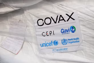 Lô vaccine được chia sẻ thông qua cơ chế COVAX. (Ảnh: Reuters)