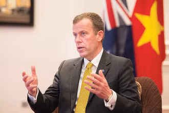 Bộ trưởng Thương mại, Du lịch và Ðầu tư Australia Dan Tehan.