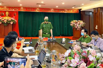 Thượng tá Tô Anh Dũng, Phó Cục trưởng C06, Bộ Công an thông tin về việc triển khai một số phần mềm hỗ trợ phòng, chống dịch.
