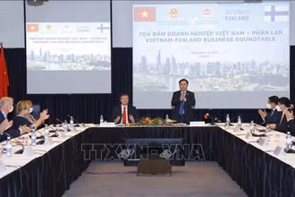 Chủ tịch Quốc hội Vương Đình Huệ dự Tọa đàm doanh nghiệp Việt Nam - Phần Lan. Ảnh: Doãn Tấn/TTXVN.