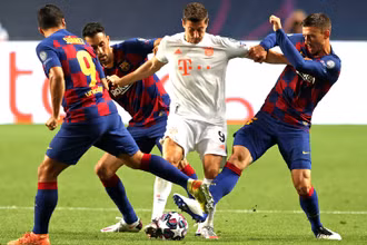 Barca trong trận thua 2-8 đau đớn trước Bayern vào tháng 8/2020. (Ảnh: Getty Images)