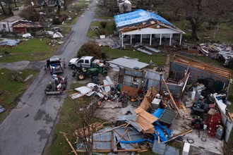 Hậu quả do bão gây ra tại Golden Meadow, Louisiana. (Ảnh: Reuters)