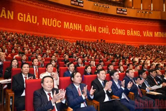 Việt Nam đang phấn đấu xây dựng là một xã hội dân giàu, nước mạnh, dân chủ, công bằng, văn minh, do nhân dân làm chủ.
