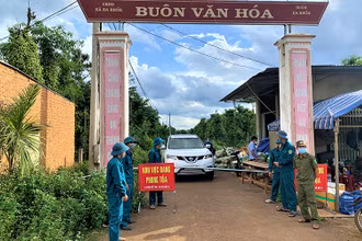 Các ngành chức năng của huyện Cư Kuin đang nỗ lực kiểm soát, khống chế dịch Covid-19 trên địa bàn.