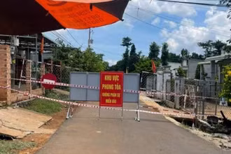 Khu vực nhóm thanh niên cư trú tại xã Quảng Thành phải phong tỏa để ngăn dịch lây lan.