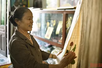 Nghệ nhân Phan Thị Thuận.