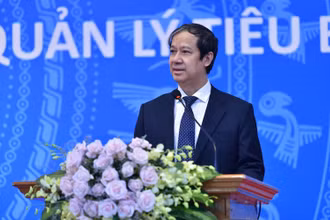 Bộ trưởng Nguyễn Kim Sơn phát biểu tại buổi lễ.