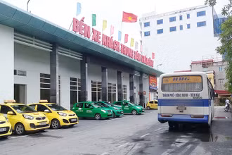 Lượng hành khách đi lại ít do e ngại dịch, các đơn vị vận tải khách bằng ô-tô ở Thái Bình ế ẩm, đối diện nhiều khó khăn.