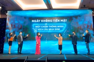 Lễ kích hoạt sự kiện “Ngày không dùng tiền mặt năm 2021”.