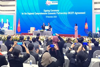 Hiệp định RCEP chính thức được ký kết ngày 15/11/2020 trong khuôn khổ Hội nghị cấp cao ASEAN lần thứ 37 tại Hà Nội. (Ảnh: TTXVN)