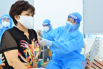 Đẩy nhanh tiến độ tiêm vaccine