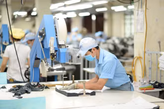Doanh nghiệp dệt may linh hoạt sản xuất trong bối cảnh dịch bệnh.