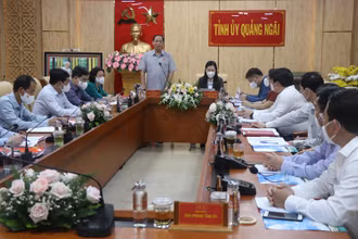 Thượng tướng Trần Quang Phương phát biểu tại buổi làm việc với lãnh đạo tỉnh Quảng Ngãi.