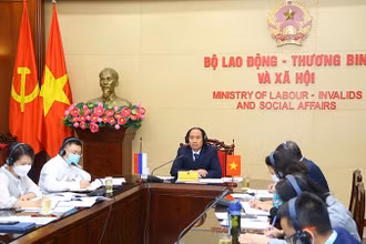 Đoàn Việt Nam dự Kỳ họp tại đầu cầu Hà Nội (Ảnh: Molisa).