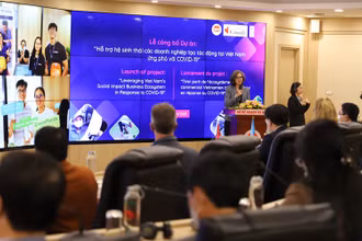 Quang cảnh lễ công bố.
