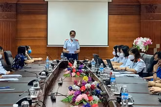 Đoàn thanh tra chuyên ngành bảo hiểm xã hội Quảng Ninh công bố quyết định thanh tra các doanh nghiệp tại tỉnh. (Ảnh: Đơn vị cung cấp).