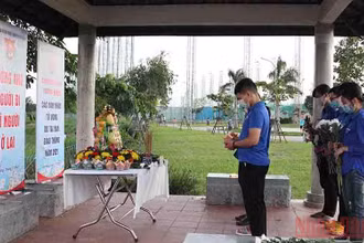 Tưởng niệm các nạn nhân đã tử vong vì tai nạn giao thông.