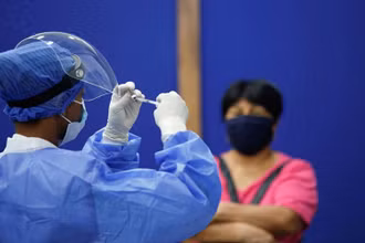Điểm tiêm chủng tại Viện Công nghệ Bolivaria tại Ecuador, tháng 4/2021. (Ảnh: Reuters)