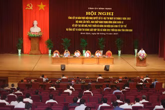 Quang cảnh Hội nghị tổng kết 20 năm thực hiện Nghị quyết số 13-NQ/TW ngày 18/3/2002 của Ban Chấp hành Trung ương Đảng (khóa IX) về tiếp tục đổi mới, phát triển và nâng cao hiệu quả kinh tế tập thể và tổng kết 10 năm thi hành Luật hợp tác xã năm 2012 trên địa bàn tỉnh Bình Định.