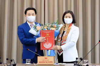 Điều động đồng chí Trần Anh Tuấn giữ chức vụ Bí thư Thị ủy Sơn Tây nhiệm kỳ 2020-2025.