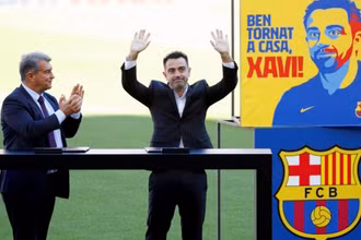 Xavi Hernández trở lại Barcelona trên cương vị huấn luyện viên. (Ảnh: elpais.com)