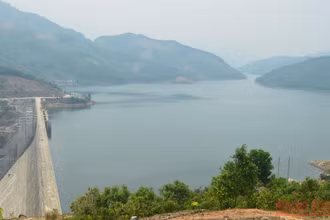 Hồ thủy điện Đakđrinh. (Ảnh: HIỂN CỪ)