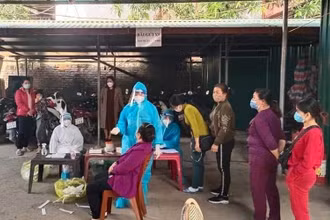 Các mẫu test nhanh tại địa điểm nguy cơ cao, chợ Km5, phường Đề Thám, TP Cao Bằng đều cho kết quả âm tính.