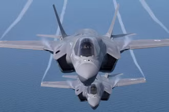 Máy bay chiến đấu tàng hình F-35 mà Mỹ dự định bán cho UAE. (Ảnh The Times/GETTY IMAGES)