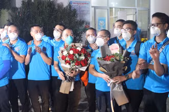 Đoàn công tác tỉnh Thái Bình tham gia chống dịch trở về từ TP Hồ Chí Minh tối 31/10.