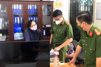 Khám xét bên trong Công ty TNHH thương mại dịch vụ Biên Khoa.