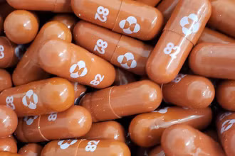 Thuốc viên điều trị Covid-19 thử nghiệm molnupiravir. (Ảnh: Merck)