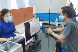 Bán vé tàu Tết tại Ga Sài Gòn. (Ảnh: Tổng Công ty Đường sắt Việt Nam cung cấp)