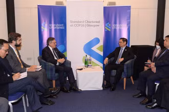  Thủ tướng Phạm Minh Chính tiếp Chủ tịch Ngân hàng Standard Chartered. 