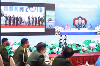 Các đại biểu tham dự Hội nghị Tư lệnh Lục quân các nước ASEAN lần thứ 22 tại điểm cầu Hà Nội. (Ảnh Trọng Đức)