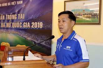 Giám sát trọng tài Đặng Thanh Hạ. (Ảnh: VFF)