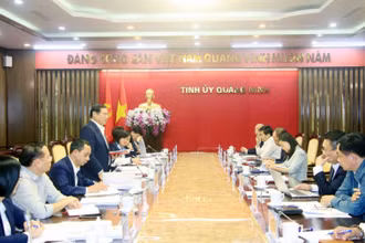 Quang cảnh buổi làm việc.