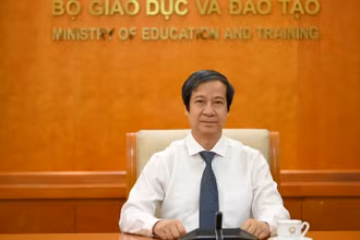 Bộ trưởng Giáo dục và Đào tạo Nguyễn Kim Sơn.