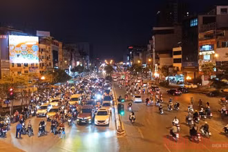 Ghi nhận tình hình giao thông tại nút giao Ngã Tư Sở - Trường Chinh lúc 18 giờ 30 phút, ngày 13-11.