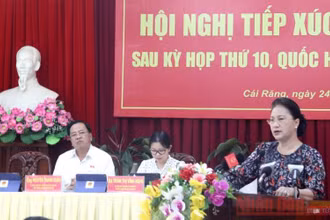 Chủ tịch Quốc hội Nguyễn Thị Kim Ngân phát biểu với cử tri quận Cái Răng, TP Cần Thơ.