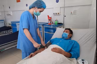 Bệnh nhân T.Q.V. được cứu sống sau ca phẫu thuật kéo dài gần 8 giờ