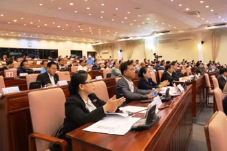 Nhiều vấn đề về phát triển kinh tế, xã hội đã được các đại biểu Quốc hội Lào thông qua tại Kỳ họp thứ 10, Quốc hội khóa VIII.